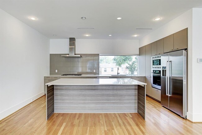 Building Photo - 1816 Arbor St