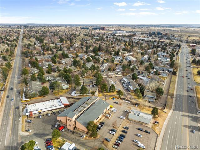 Building Photo - 2754 S Kenton Ct