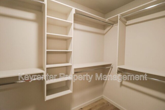 Building Photo - 214 N Cleveland Ave