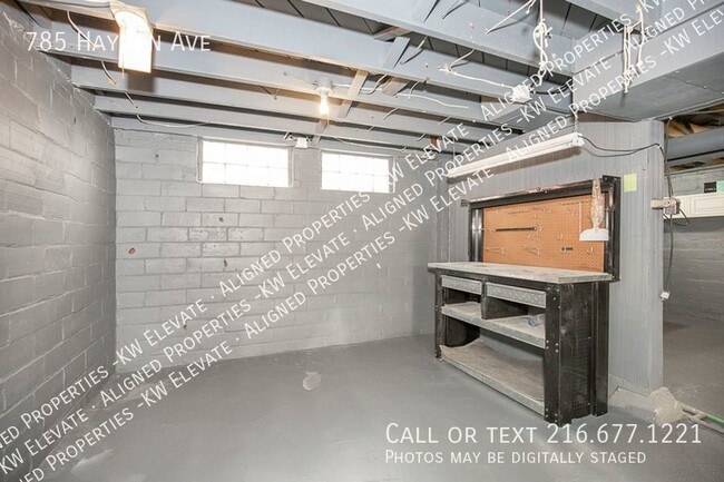 Building Photo - 785 Hayden Ave