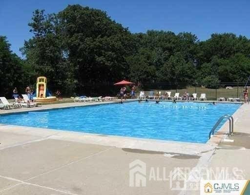 Building Photo - 18 College Dr