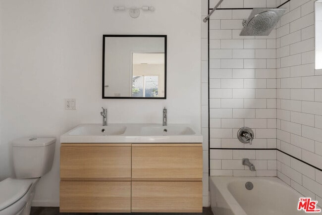 Building Photo - 5712 Buchanan St