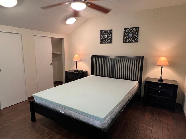Building Photo - Top-Floor Ocean View Condo Across from the Beach | Furnished 2BR + Central A/C