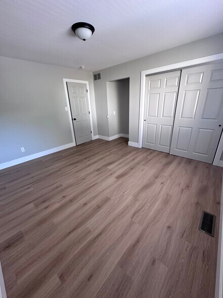 Master Bed - 723 W Osage St