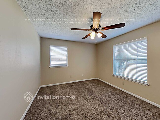 Building Photo - 1920 San Jacinto Dr