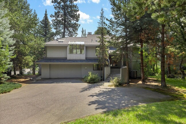 Building Photo - Deschutes River Fully Furnished 3 Bed 2.5 ...