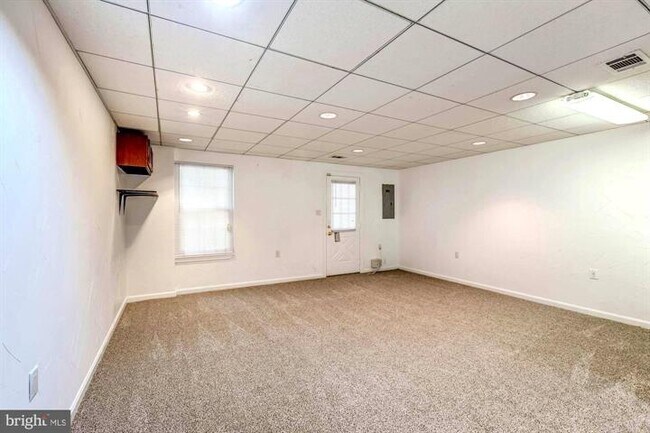 Building Photo - 13676 Barren Springs Ct