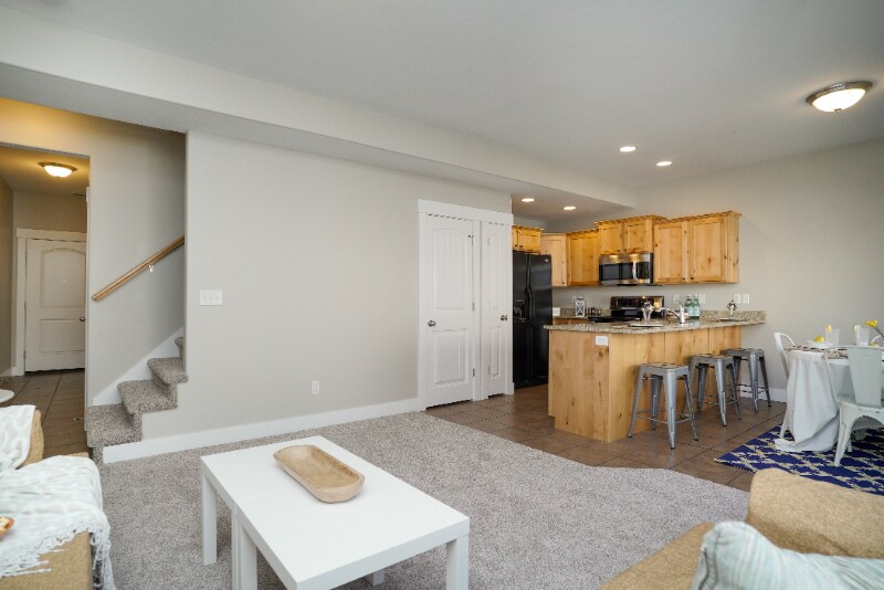 Building Photo - 2899 1150 W