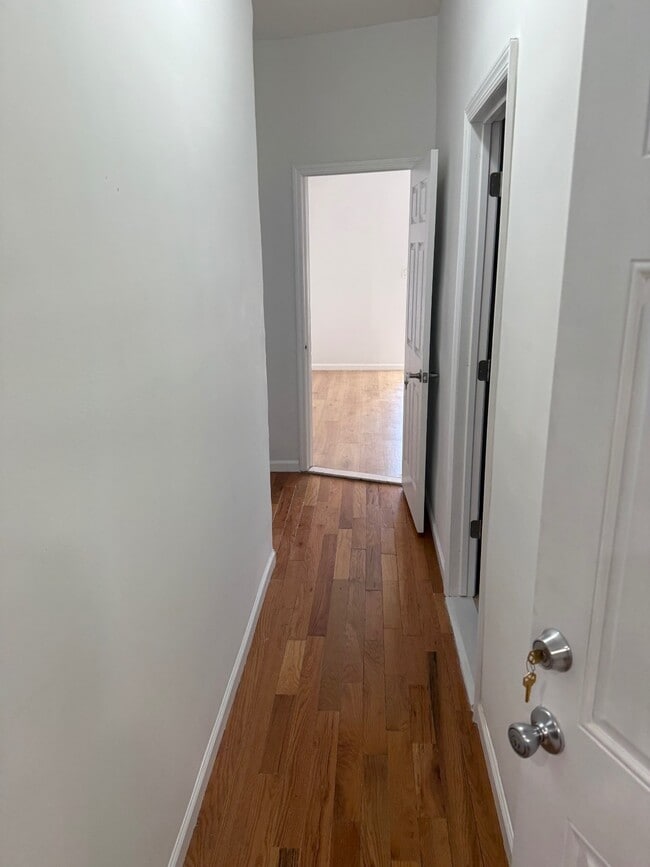 Building Photo - 18xx Bronxdale Ave