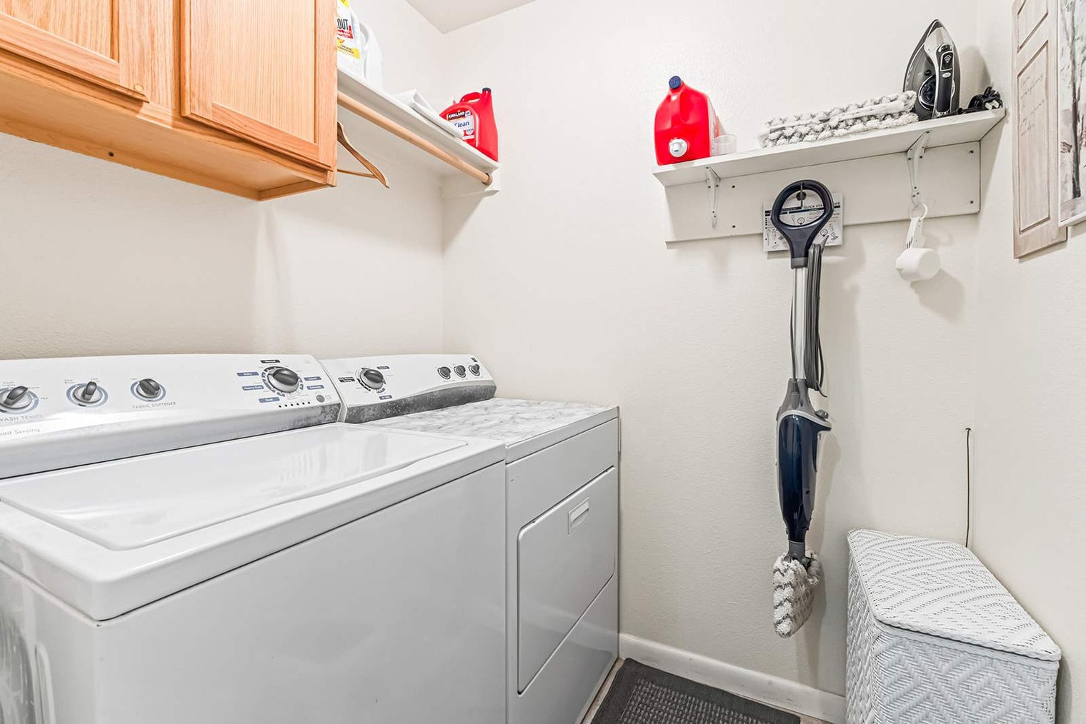 Building Photo - 727 W Clark Ave