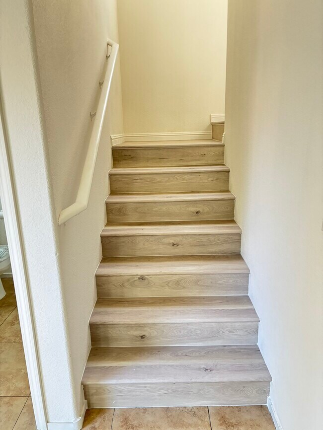 Building Photo - 4228 S Sugar Dr