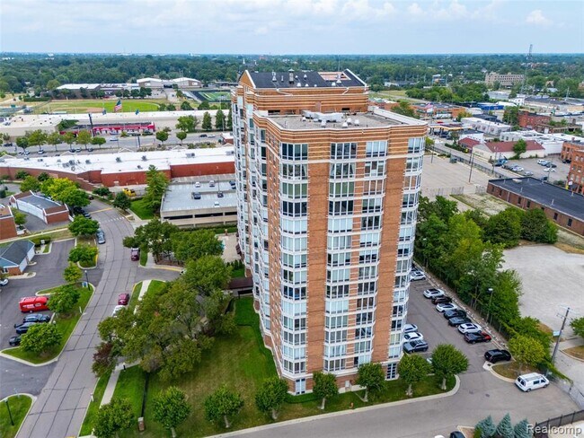 Building Photo - 250 E Harbortown Dr