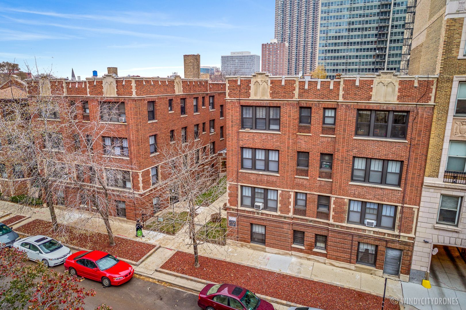 Building Photo - 526 W Cornelia Ave