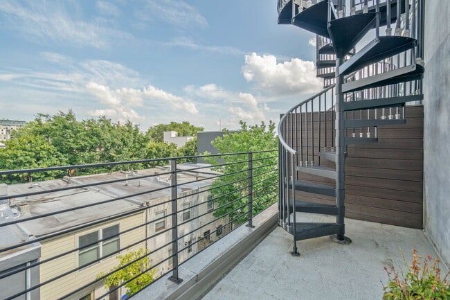 Building Photo - 1003 S 17th St