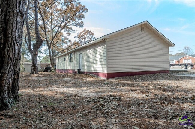 Building Photo - 805 Coventry Cir