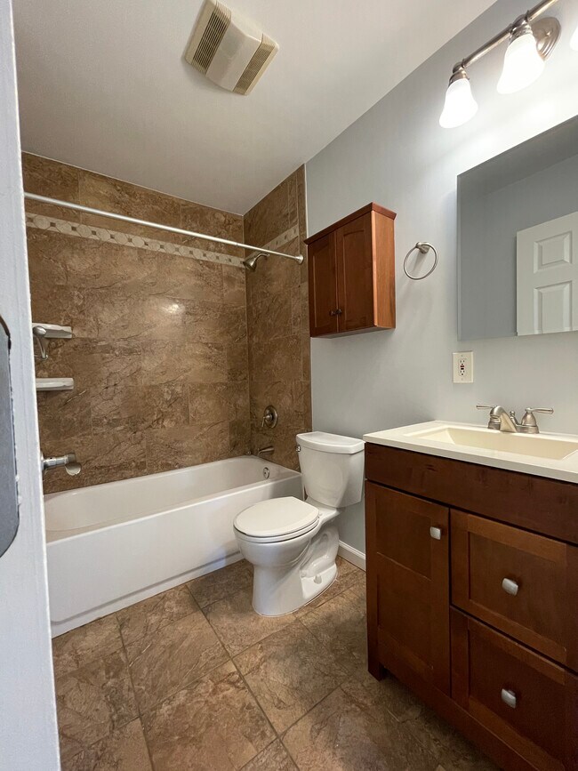 Building Photo - 3128 Headrow Cir
