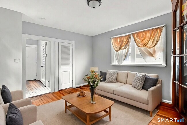 Building Photo - 1440 Wood Ave