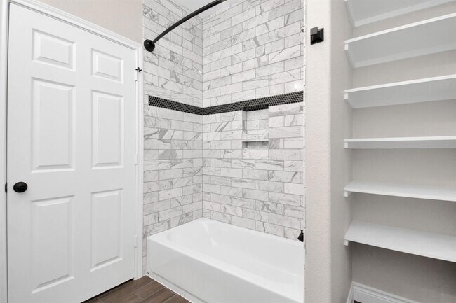 Building Photo - 14922 Indian Hill Trail