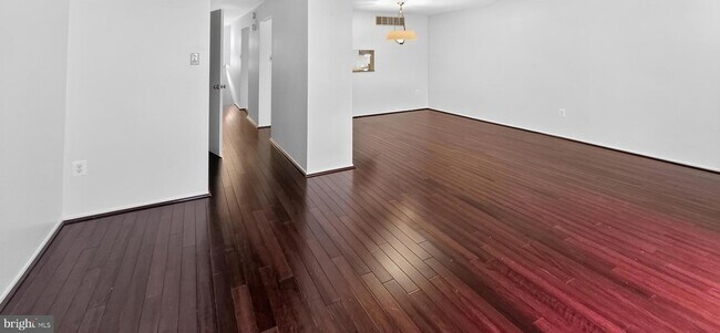 Building Photo - 9814 Rainleaf Ct