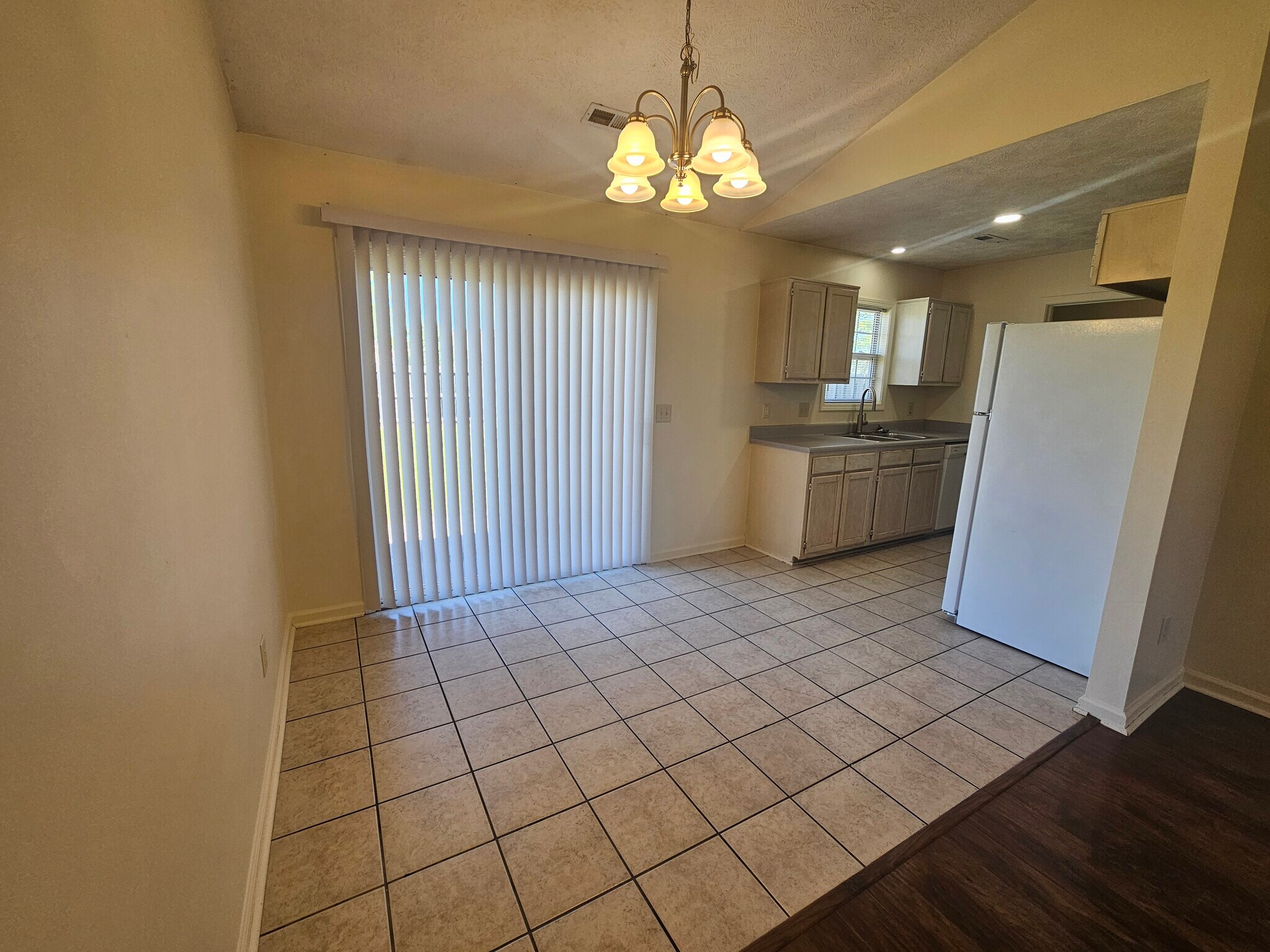 Building Photo - 2701 Ashby Dr