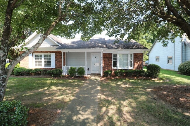 Primary Photo - 899 Woodland Trace Dr