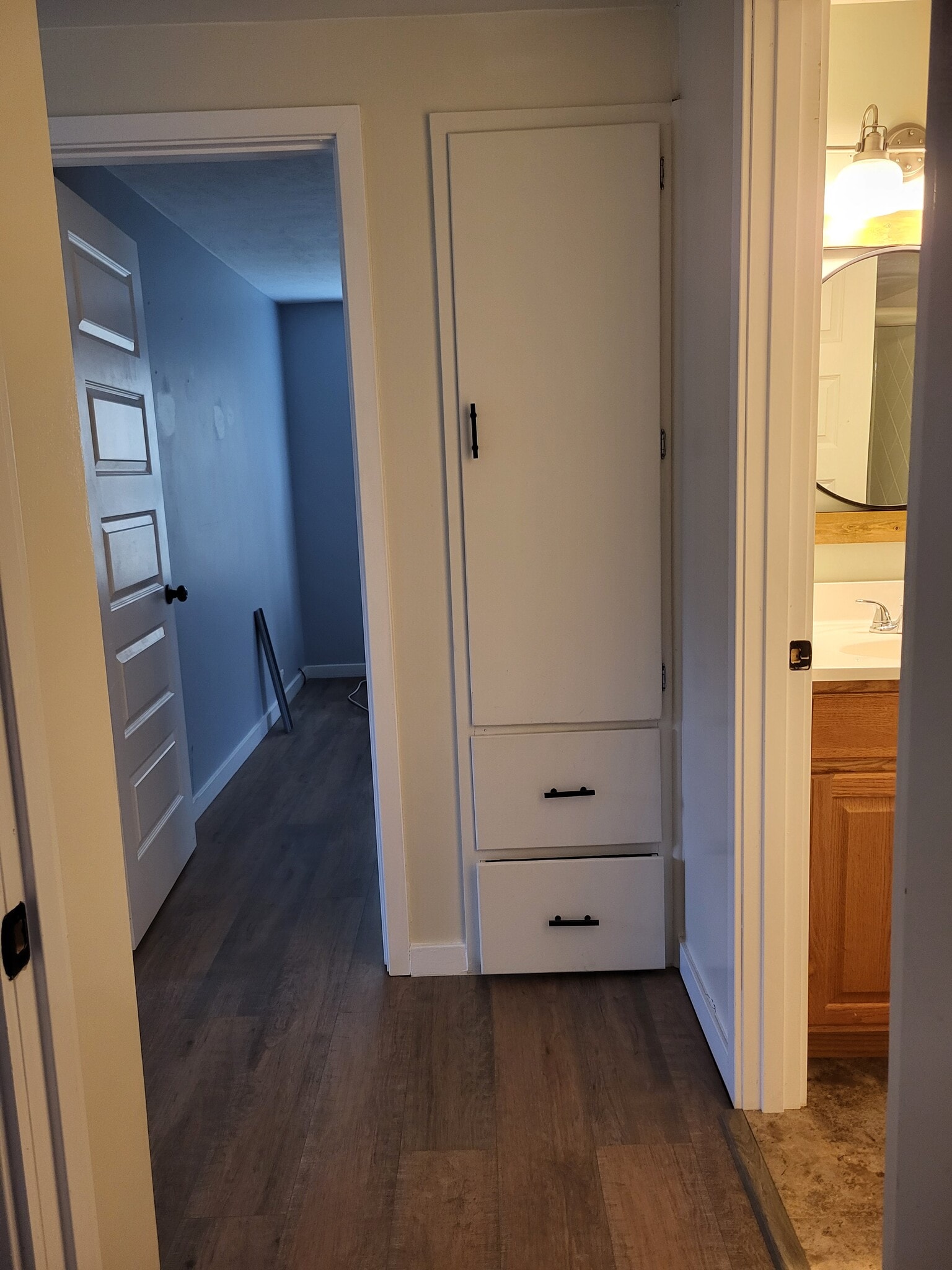 Hallway with linen closet - 1135 Ralph St