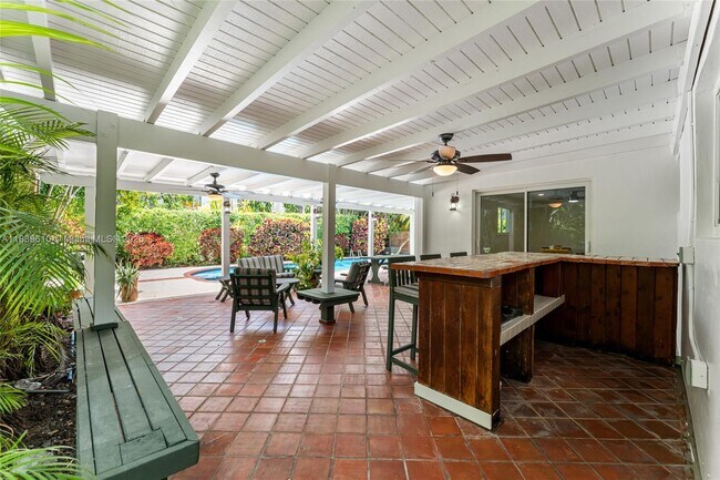 Building Photo - 6731 SW 48th St