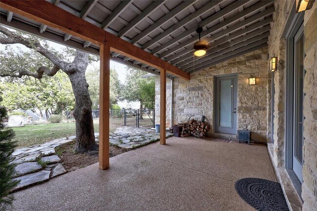 Building Photo - 18500 Lakehead Cir