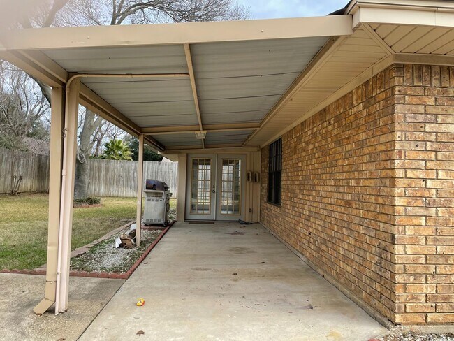 Building Photo - 3/2/2 Grapevine-Colleyville ISD