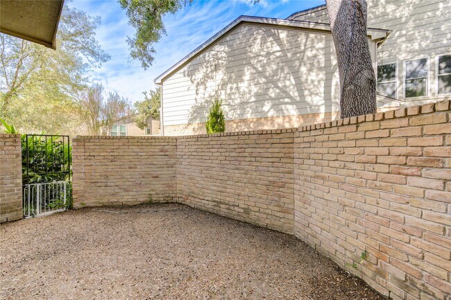 Building Photo - 12625 Memorial Dr