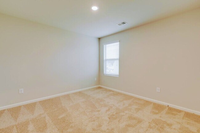 Building Photo - Beautiful Rental Home Features 5 Beds/3.5 ...