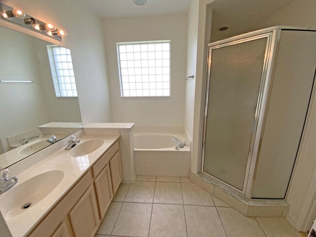 Building Photo - 1603 Prestwick Pl