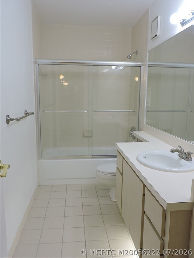 Building Photo - 2865 SW Lakemont Pl