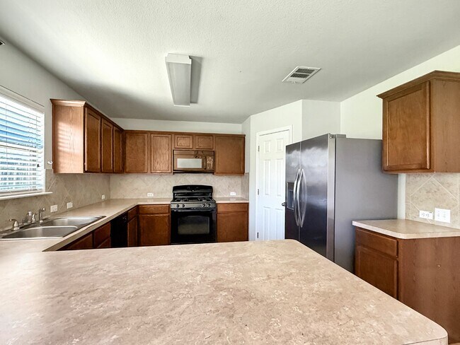 Building Photo - 165 Flagstone Trail