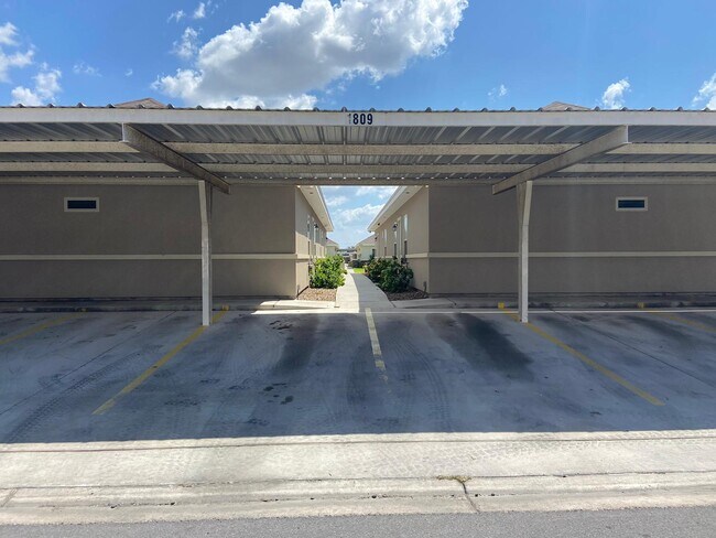 Building Photo - 1809 Jackson St