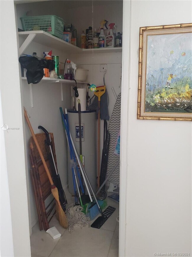 Building Photo - 10170 Collins Ave