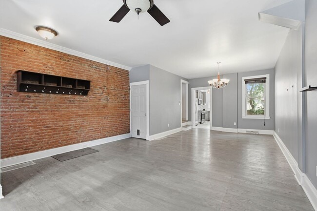 Building Photo - Beautiful 3BR 1.5 Townhouse in North East Lancaster City!