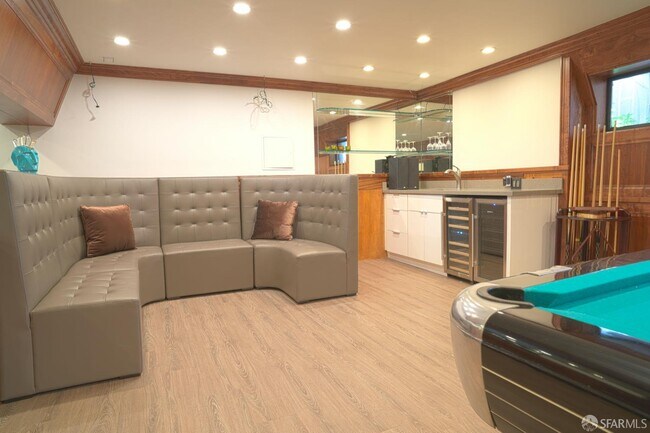 Building Photo - 2505 Divisadero St