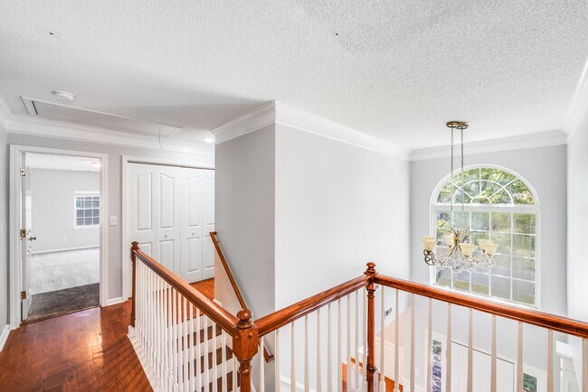 Building Photo - Beautiful 3BR/2.5BA Near Rivergate & Charl...