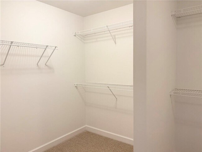 Building Photo - 204 Providence Ln