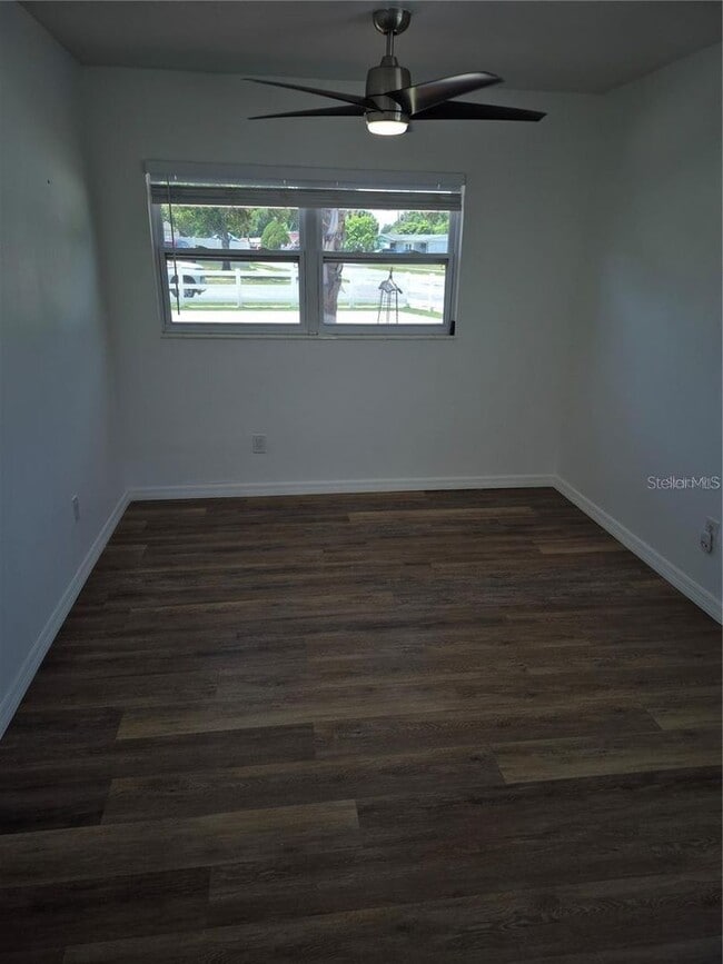 Building Photo - 7709 W Hanna Ave