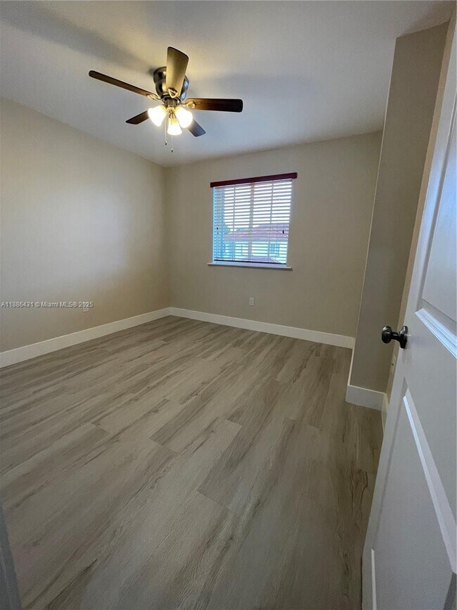 Building Photo - 14268 SW 126th Pl