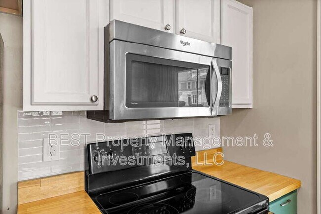 Building Photo - 8130 Kings Creek Dr