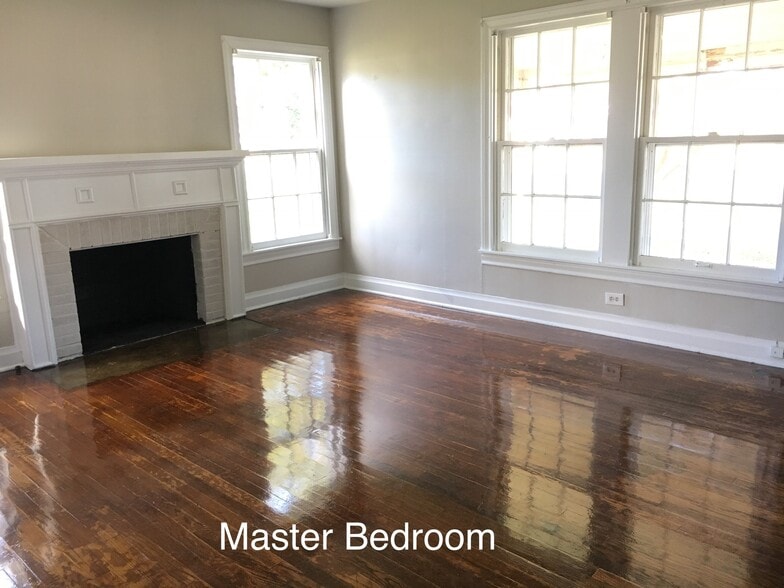 Building Photo - 1404 N Rockwall St