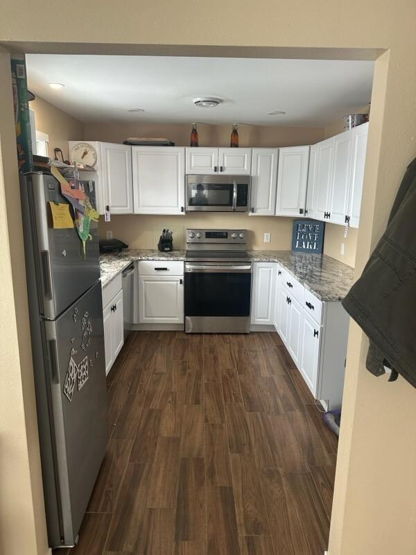 Building Photo - 28662 W Lake Dr