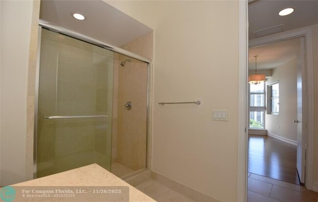 Building Photo - 20000 E Country Club Dr