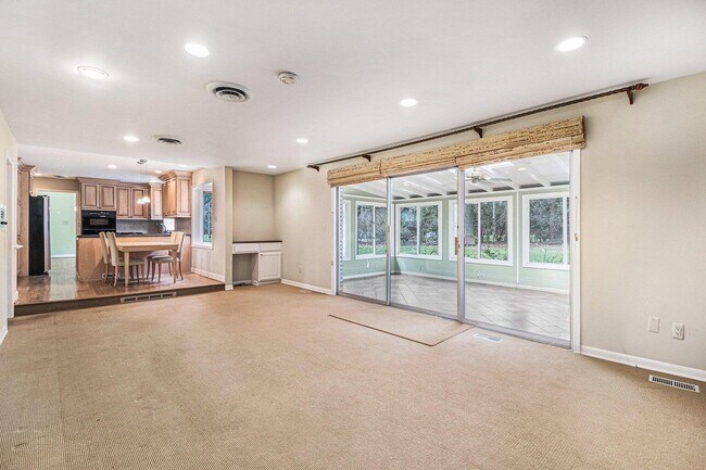 Building Photo - 6760 Orinoco Cir