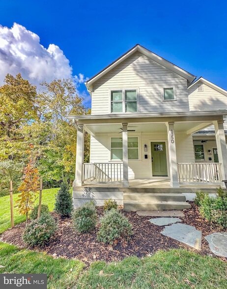 Building Photo - 635 Upland Pl