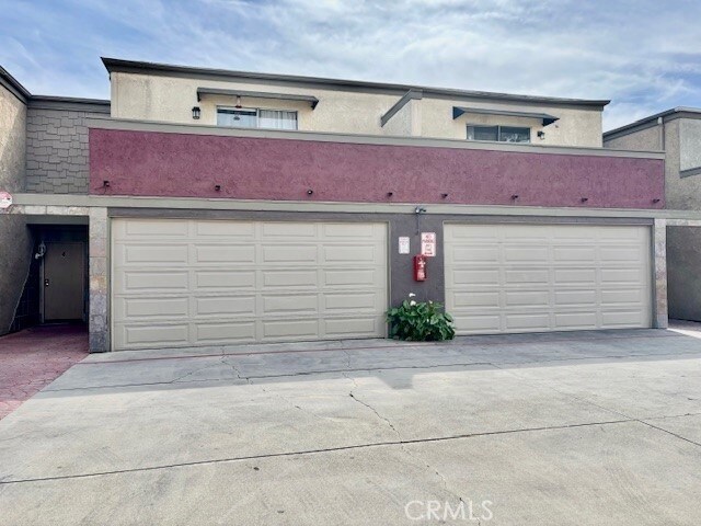 Building Photo - 17181 Elm Lane
