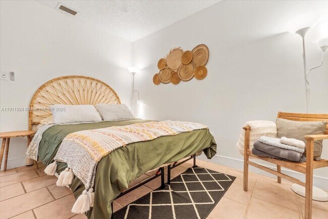 Building Photo - 2650 Scott St